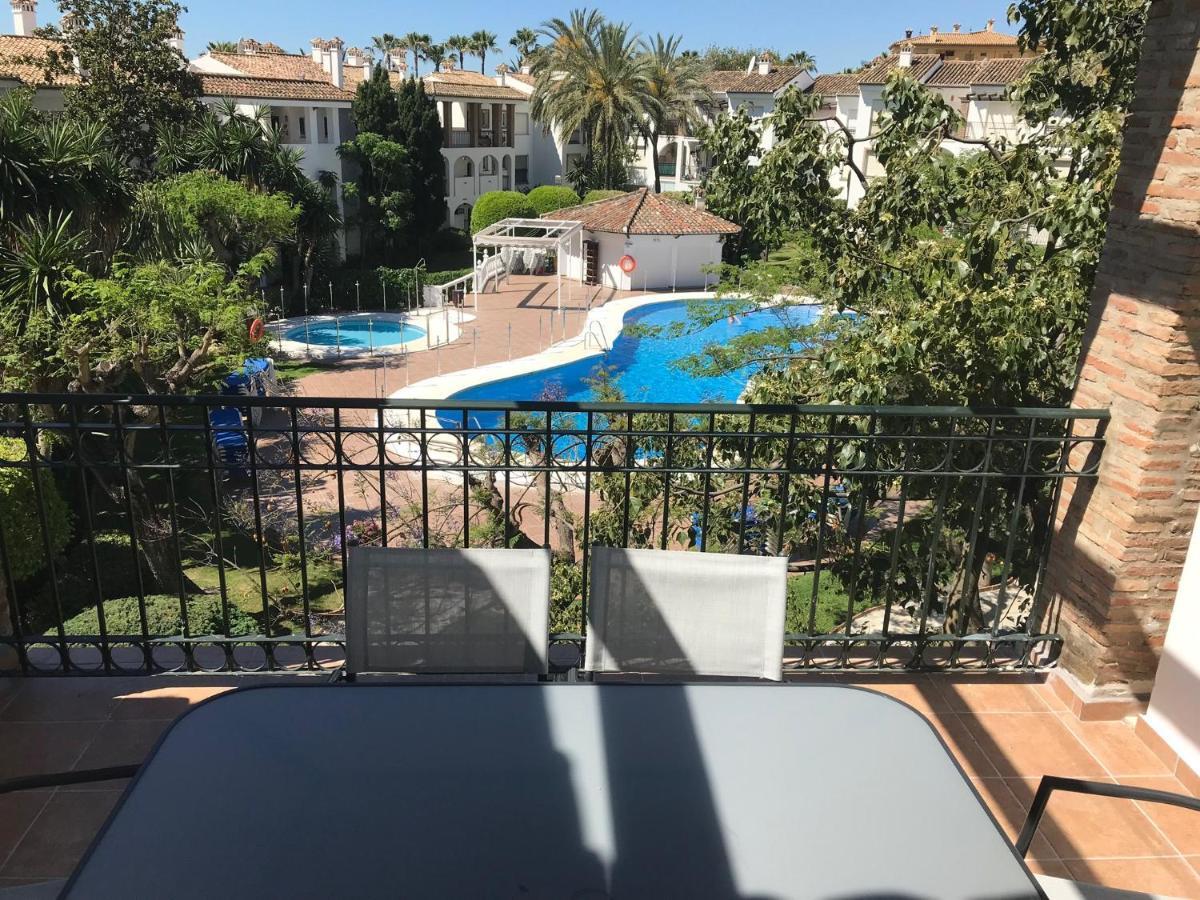 Marbella - Estepona Beach Frontline Apartment Buitenkant foto