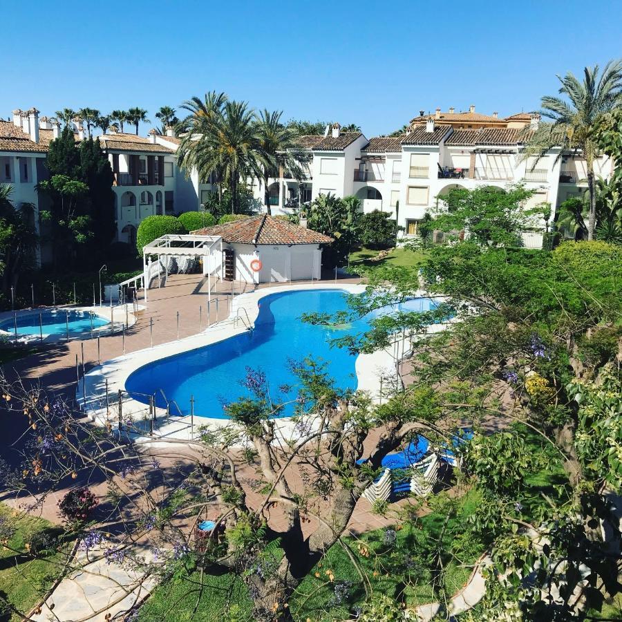 Marbella - Estepona Beach Frontline Apartment Buitenkant foto